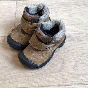 Keens little kids Size 11